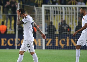 Akhisarspor’da hedef kupayla veda