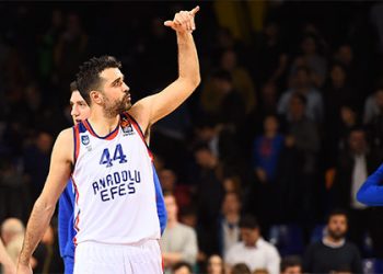 Anadolu Efes 18 yıllık hasreti bitirmek istiyor