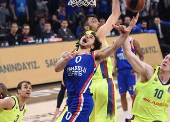 Anadolu Efes, Barcelona’yı durduramadı!
