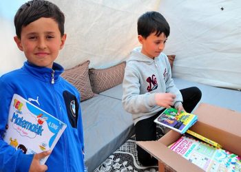 Çadırda kalan Mehmet’in çağrısı karşılık buldu; kitaplarına kavuştu