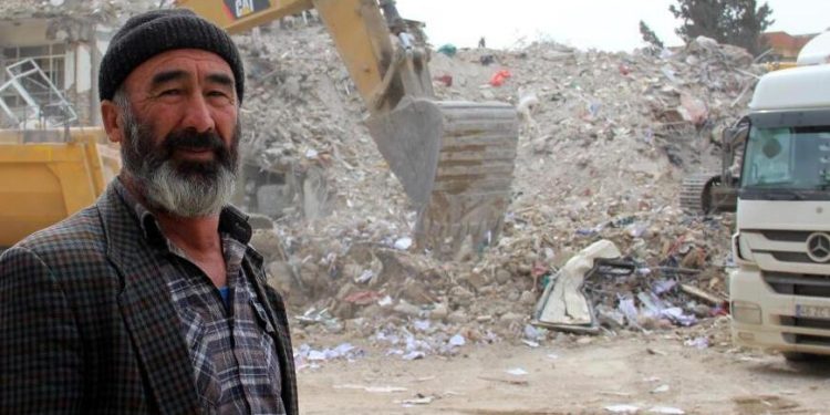 Depremde oğlunu ve torunlarını kaybetti! ‘7.7 değildi, iki katını düşünün’
