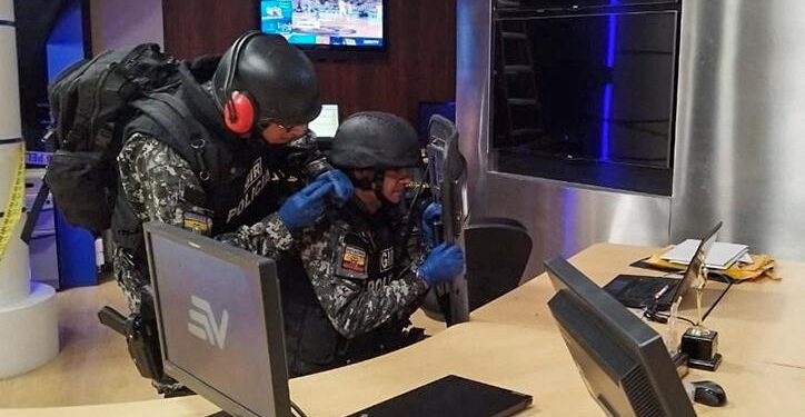 Ekvador’u ayağa kaldıran olay! Medya kuruluşlarına USB bellek şeklinde bomba gönderdiler