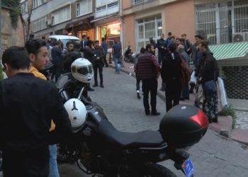 Koşarak ‘bu mu’ diye geldiler ve… 3’ü öğrenci 4 kişi bıçaklandı!