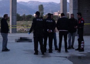 Kuleye bakıp şüpheli arıyorlardı! Saniyeler sonra…