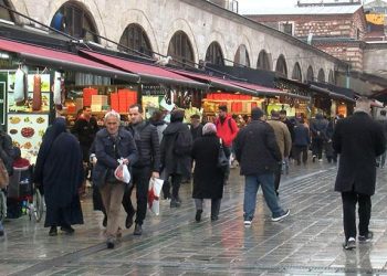 Mısır Çarşısı’nda ramazan hareketliliği
