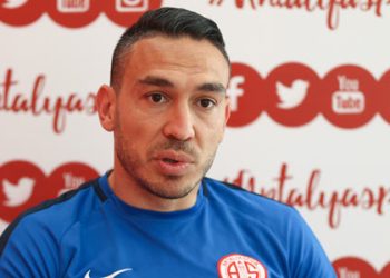 ‘Şampiyon yüzde 90 Başakşehir gibi gözüküyor’