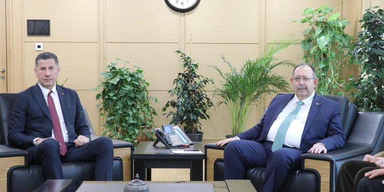 Sinan Oğan, cumhurbaşkanı adaylığı için YSK’ya başvurdu