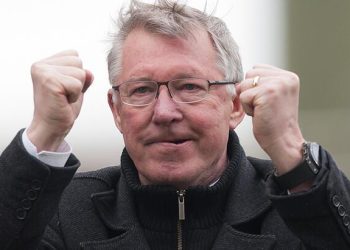 Sir Alex Ferguson, futbolu bırakması için 100 bin pound teklif etti!