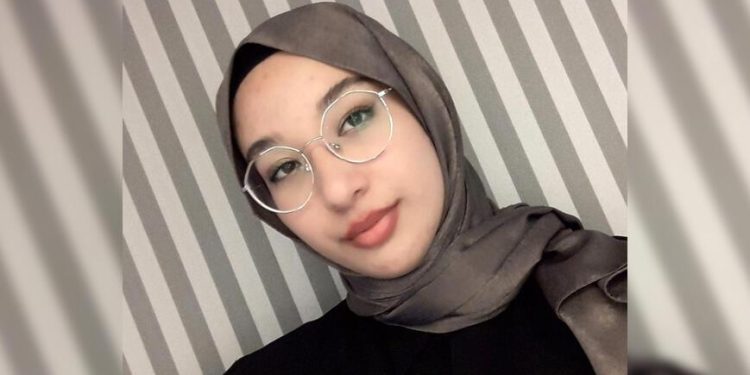 Staj için gelen öğrenciyi başörtüsü sebebiyle almayan okul müdürüne hapis talebi