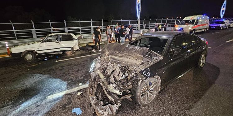 Aşırı hız facia getirdi! 100 metre sürüklendi… Can kaybı var