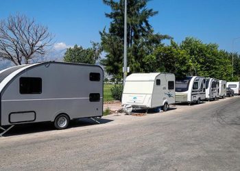 ‘Karavan’ isyanı! Mahalle şimdi de karavan park galerisine döndü