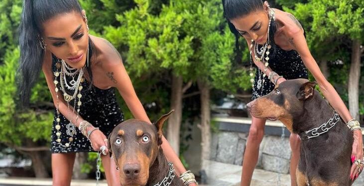 Zayıflığıyla dikkat çeken Süreyya Yalçın’dan köpeğiyle poz