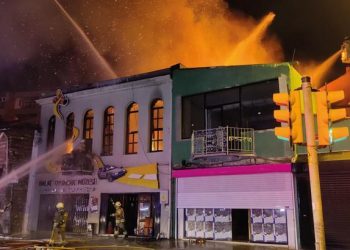 Balat’ta Oyuncak Müzesi’ndeki yangın kontrol altında