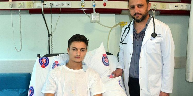 Milyonda bir görülen hastalık! ‘Kalbine delik açıp, tünel oluşturduk’