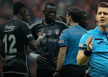 Eski hakemlerden kırmızı kart ve penaltı yorumu: Tartışmam bile! VAR hakemini kutluyorum