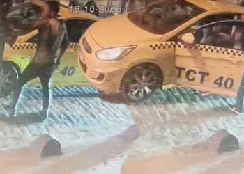 Kız arkadaşına laf atan taksici tarafından dehşeti yaşadı! Hem dövüldü hem bıçaklandı
