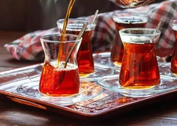 Uzun süre kaynamış suyla demlemeyin! Kaliteli çayın püf noktaları